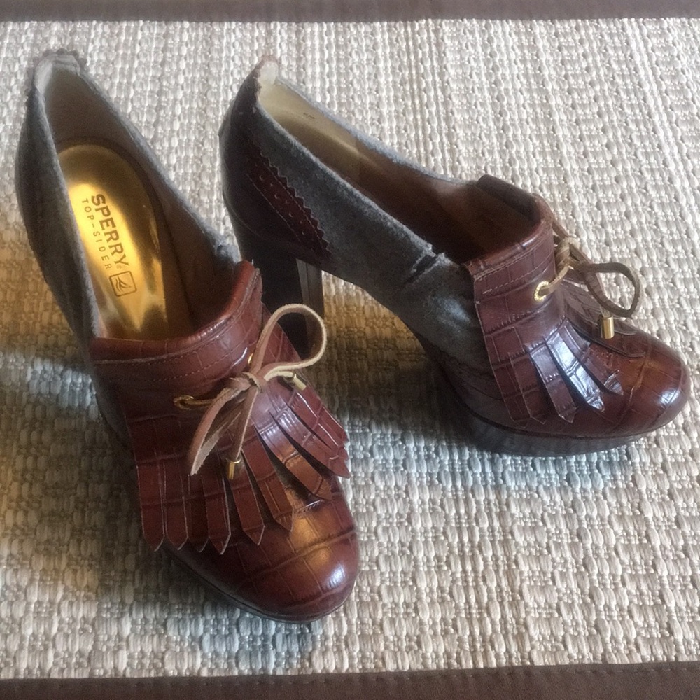 Sperry- Size 6 Gray and Brown round toe dress heels